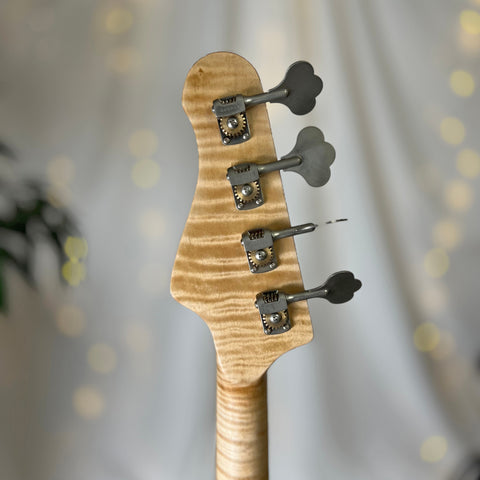 Offbeat Guitars Shelby TB2: The Lightweight T-Bird Short Scale Bass